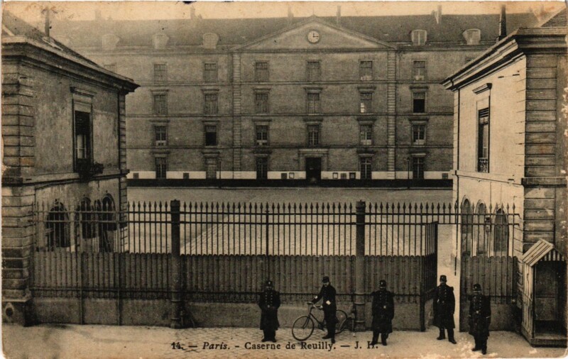 Carte postale ancienne Paris 12e-Caserne de Reuilly à Paris 12e