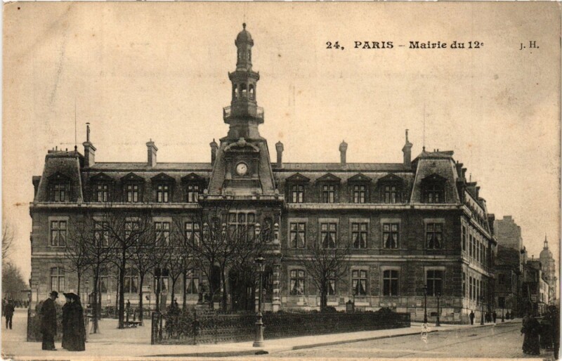 Carte postale ancienne Mairie du XIIe à Paris 12e