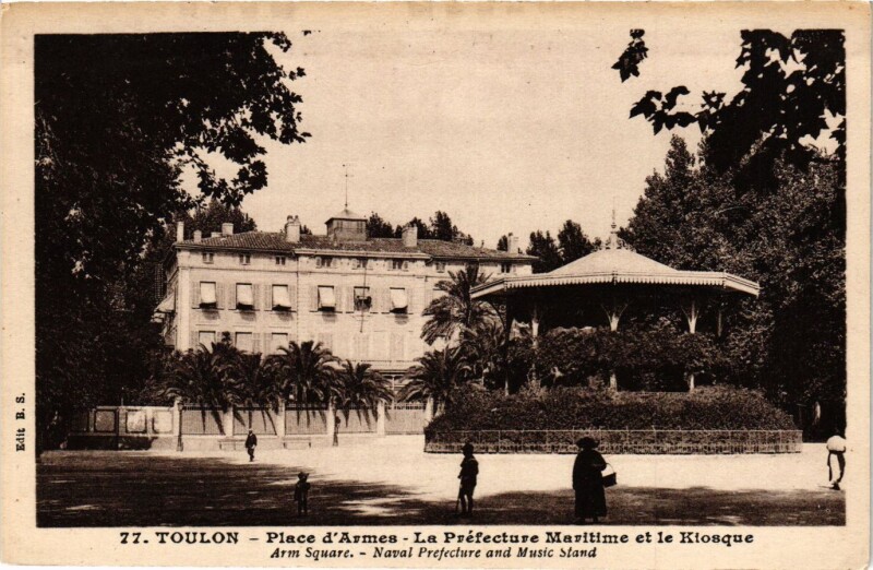 Carte postale ancienne Toulon - Place d'Armes à Toulon