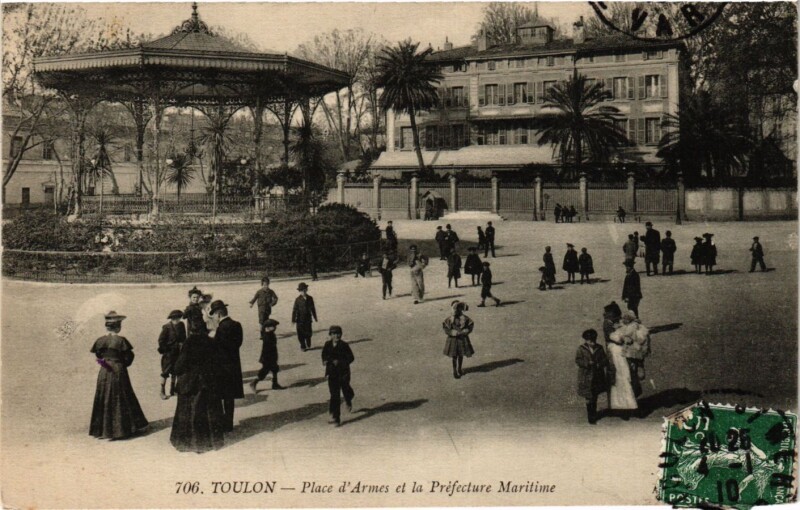 Carte postale ancienne Toulon - Place d'Armes à Toulon