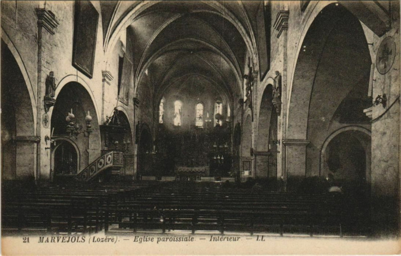 Carte postale ancienne Marvejols Eglise paroissiale, interieur France à Marvejols