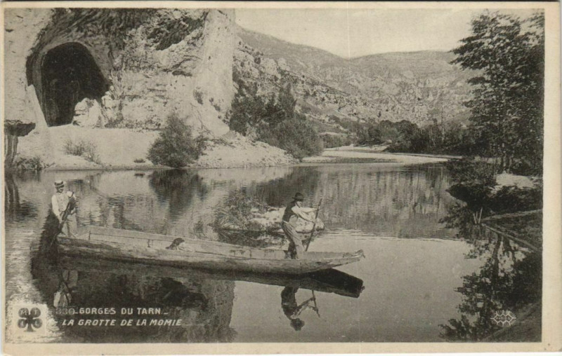 Carte postale ancienne Gorges du Tarn La Grotte de la Momie France