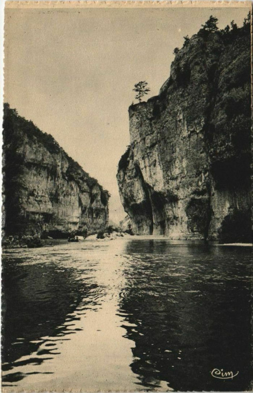 Carte postale ancienne Gorges du Tarn Les Detroits France