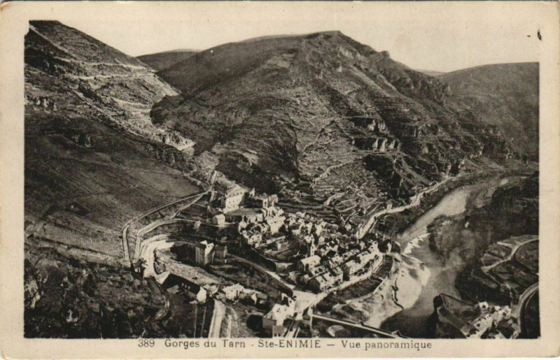 Carte postale ancienne Ste Enimie Vue Panoramique France
