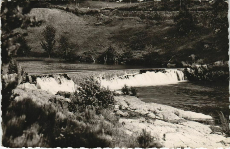 Carte postale ancienne Langogne L'Allier ou l'on peut pecher France à Langogne