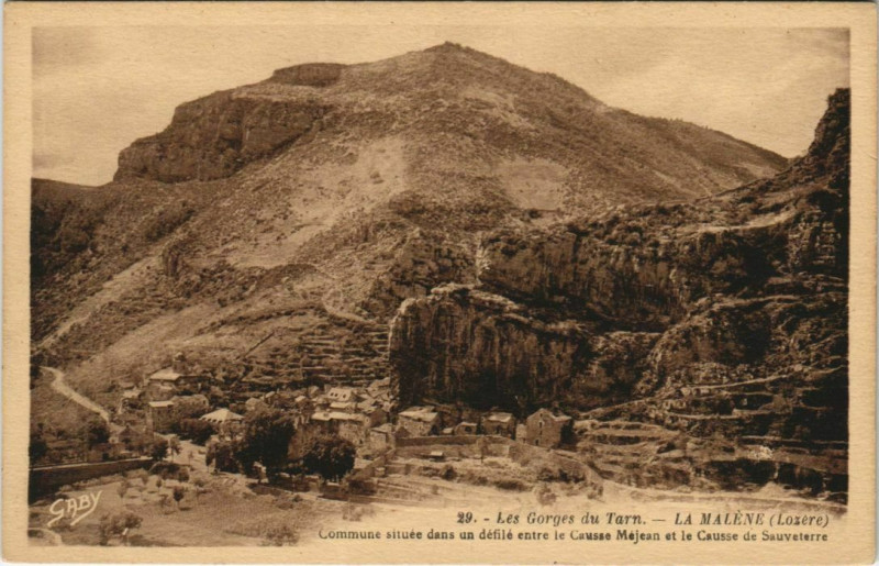 Carte postale ancienne La Malene Commune situee dans un defile France