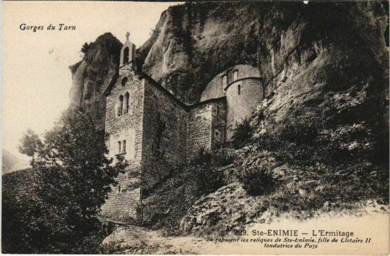 Carte postale ancienne Ste Enimie L'Ermitage France