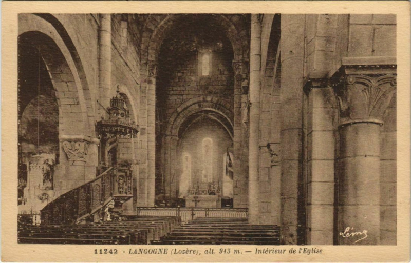 Carte postale ancienne Langogne Interieur de l'Eglise France à Langogne