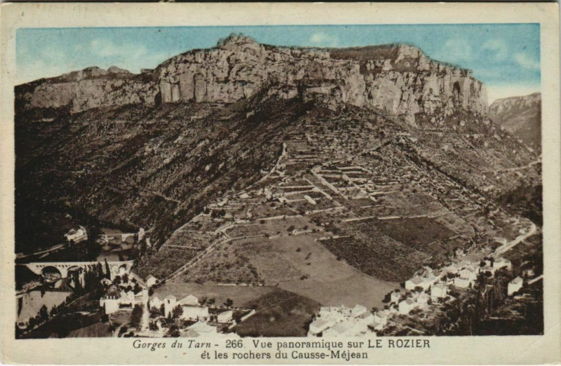 Carte postale ancienne Gorges du Tarn Vue Panoramique s le Rozier France au Rozier