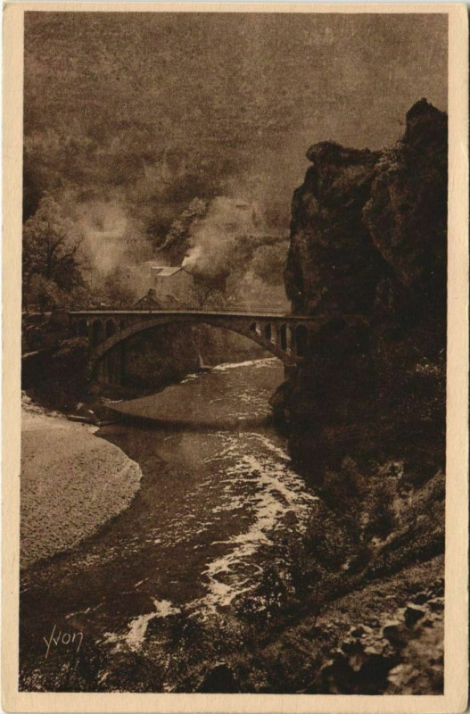 Carte postale ancienne St Chely du Tarn Petit Village blotti France