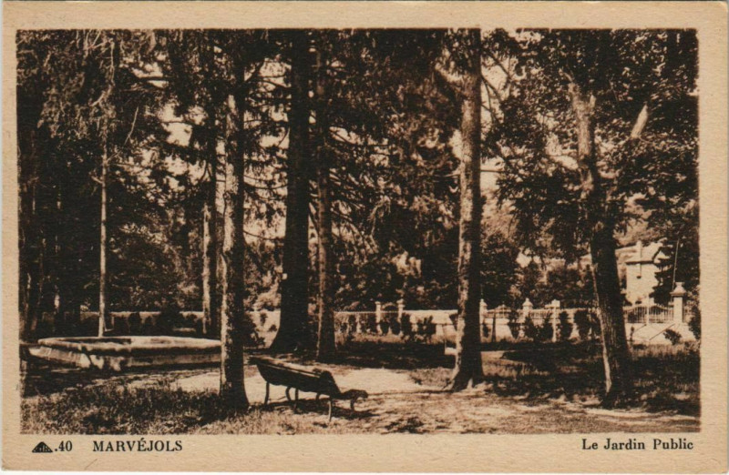Carte postale ancienne Marvejols Le Jardin Public France à Marvejols