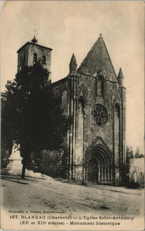 Carte postale ancienne Blanzac L'Eglise Saint-Arthemy