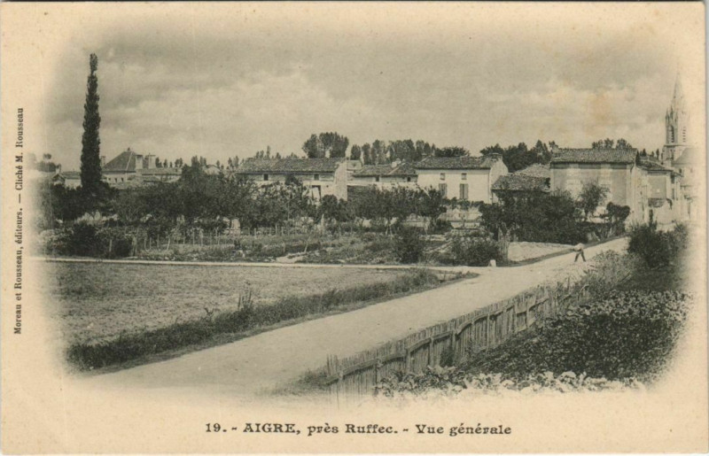 Carte postale ancienne Aigre Vue Generale à Aigre