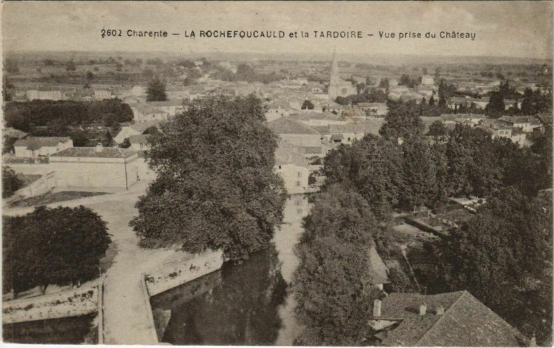 Carte postale ancienne La Rochefoucauld et la Tardoire - Vue prise du Chateau