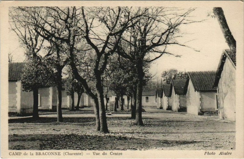 Carte postale ancienne Camp de la Braconne - Vue du Centre