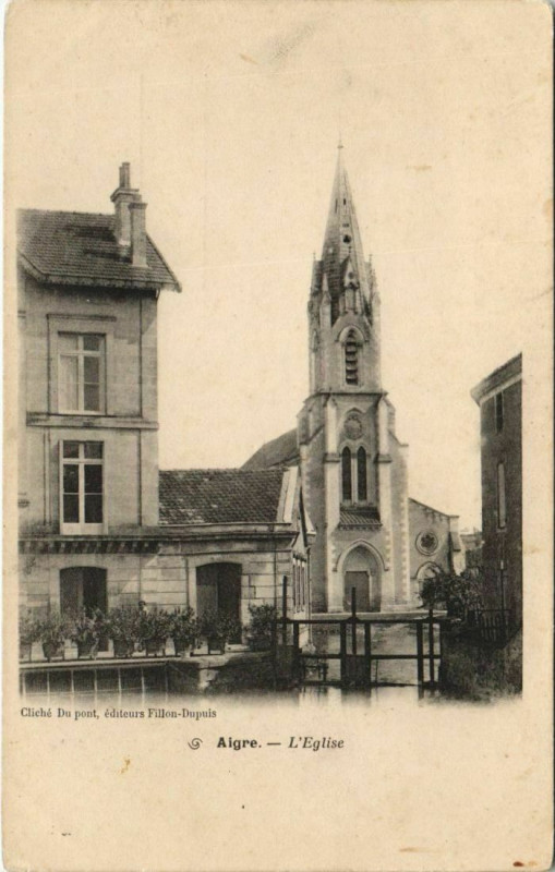 Carte postale ancienne Aigre L'Eglise à Aigre