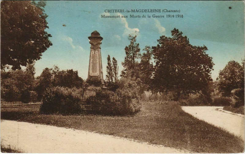 Carte postale ancienne Criteuil-la-Magdeleine Monument aux Morts de la Guerre à Criteuil-la-Magdeleine