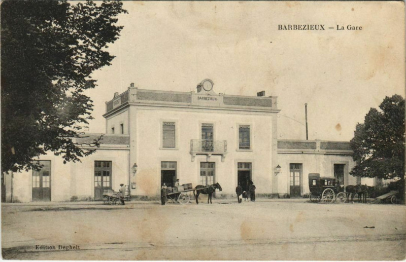 Carte postale ancienne Barbezieux-Saint-Hilaire La Gare à Barbezieux-Saint-Hilaire