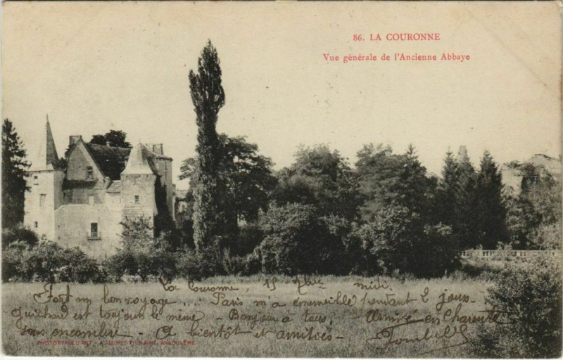 Carte postale ancienne La Couronne Vue Generale de l'Ancienne Abbaye à La Couronne