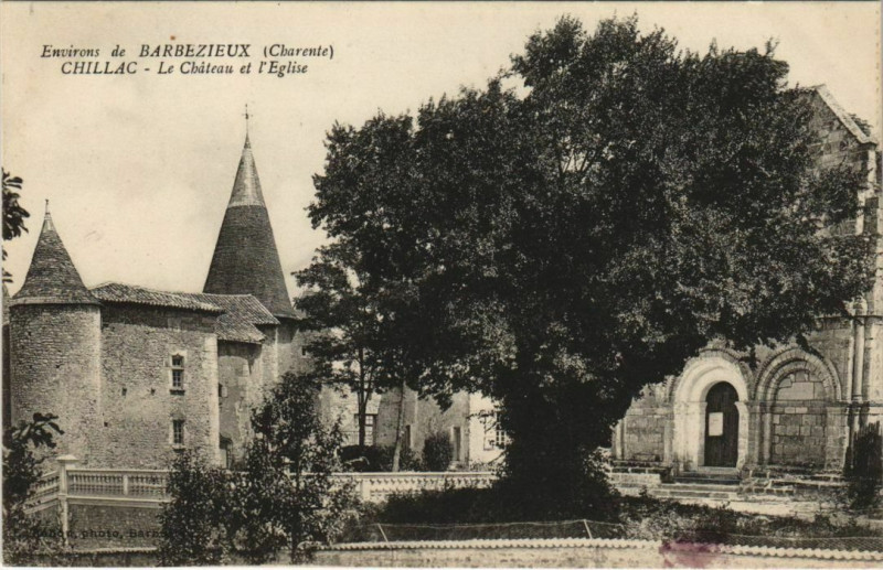 Carte postale ancienne Chillac Le Chateau et l'Eglise à Chillac