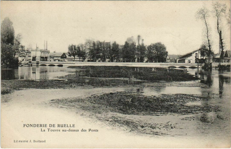 Carte postale ancienne Ruelle-sur-Touvre Fonderie de Ruelle - Touvre au-dessus des Ponts à Ruelle-sur-Touvre