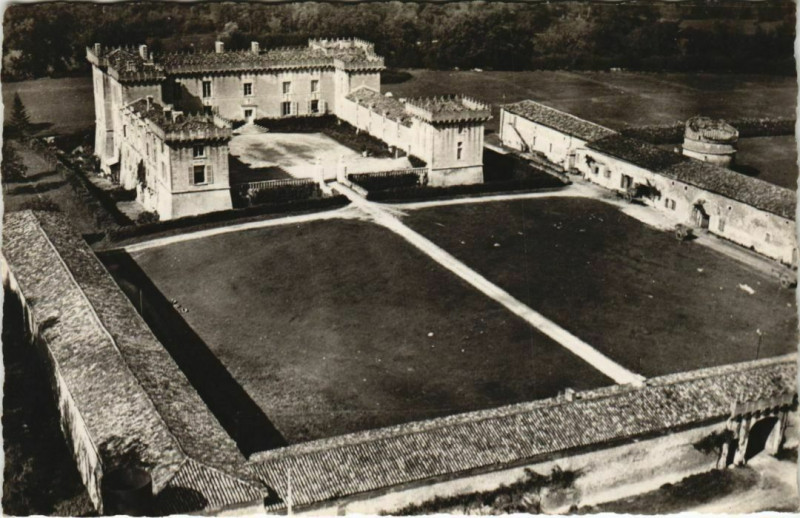 Carte postale ancienne Cherves-de-Cognac Chateau à Cognac