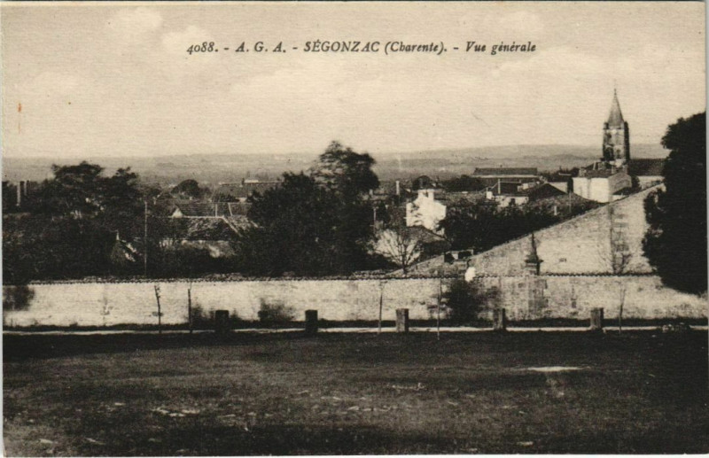 Carte postale ancienne Segonzac Vue Generale à Segonzac