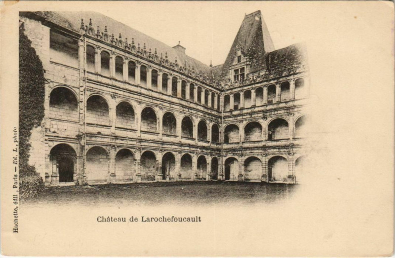 Carte postale ancienne La Rochefoucauld Chateau