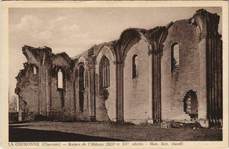 Carte postale ancienne La Couronne Ruines de l'Abbaye à La Couronne
