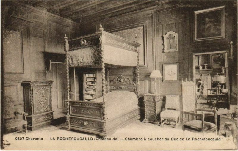Carte postale ancienne La Rochefoucauld Chambre a Coucher du Duc