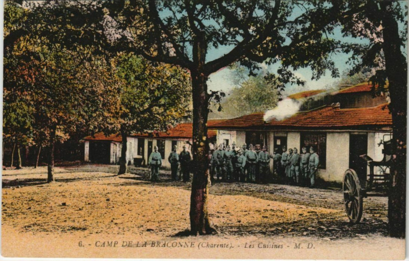 Carte postale ancienne Camp de la Braconne - Les Cuisines