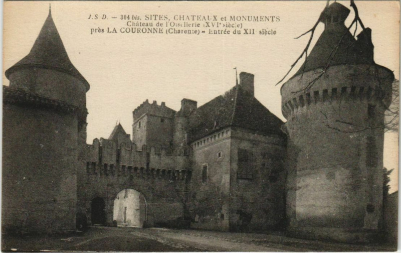 Carte postale ancienne La Couronne Chateau de l'Oisellerie - Entree à La Couronne