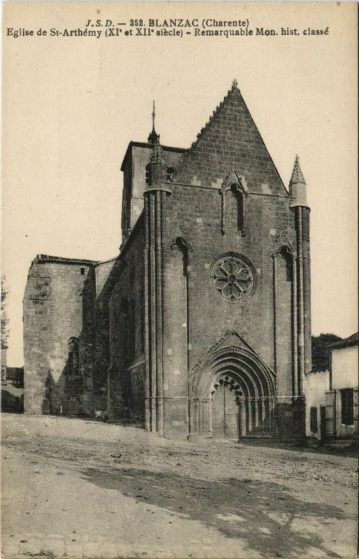 Carte postale ancienne Blanzac Eglise de Saint-Arthemy