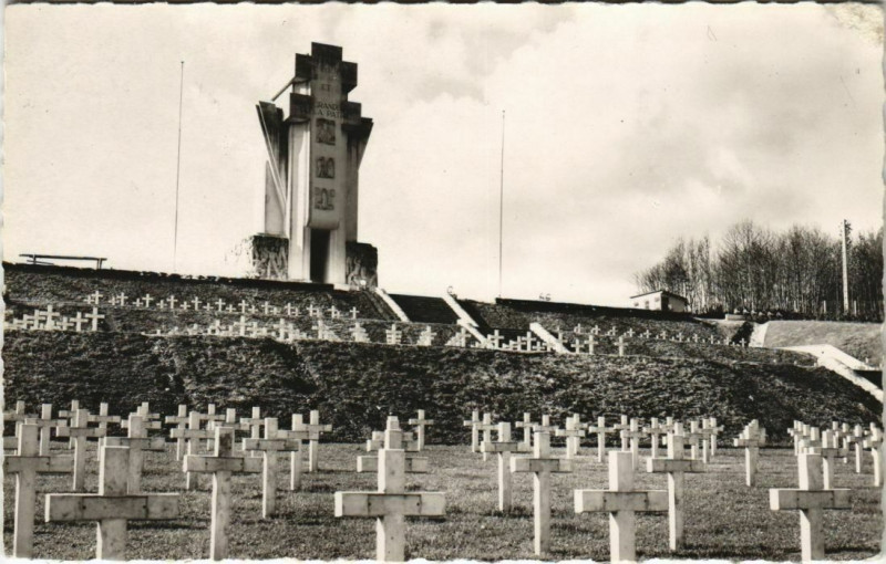 Carte postale ancienne Chasseneuil-sur-Bonnieure Memorial de la Resistance à Chasseneuil-sur-Bonnieure