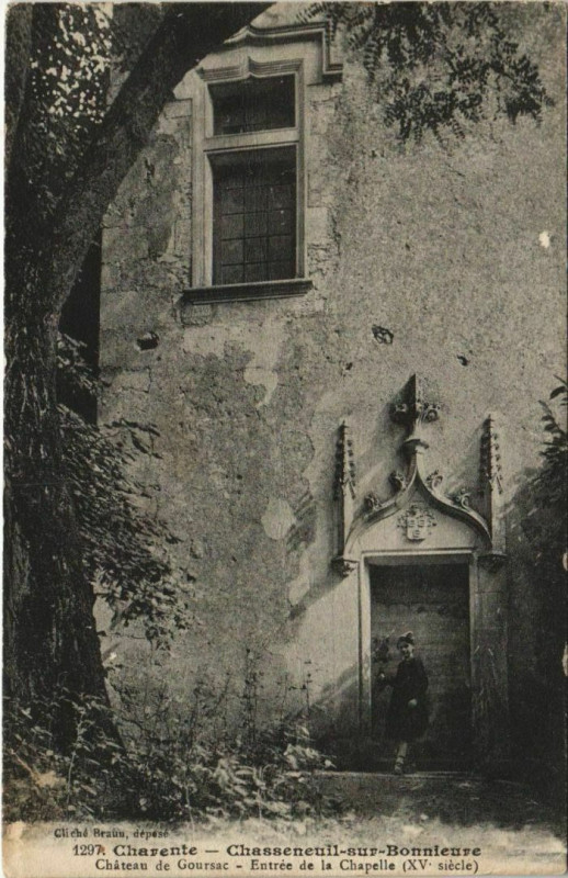 Carte postale ancienne Chasseneuil-sur-Bonnieure Chateau de Goursac à Chasseneuil-sur-Bonnieure