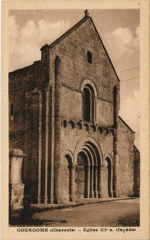 Carte postale ancienne Courcome Eglise - Facade