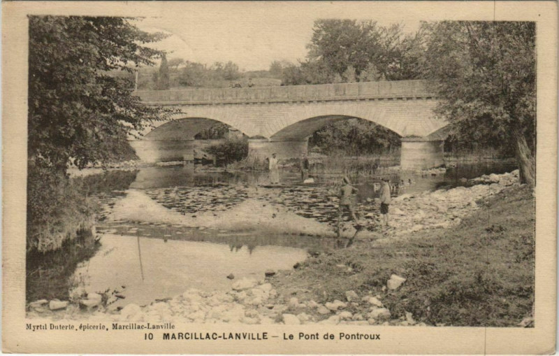 Carte postale ancienne Marcillac-Lanville Le Pont de Pontroux à Marcillac-Lanville
