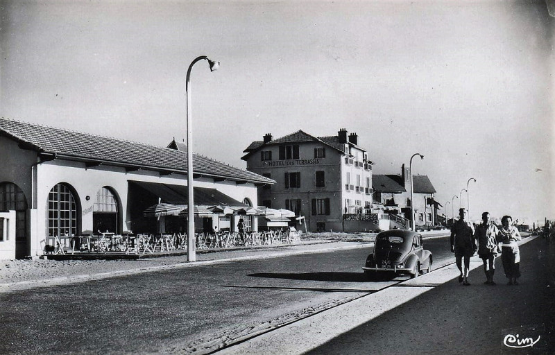 Carte postale ancienne Front de mer de Capbreton vers 1960 à Capbreton