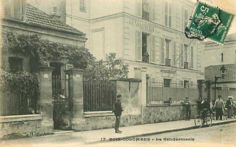 Carte postale ancienne Bois-Colombes.Gendarmerie