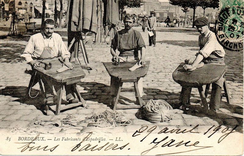 Carte postale ancienne Bordeaux - fabriquants d'espadrilles à Bordeaux