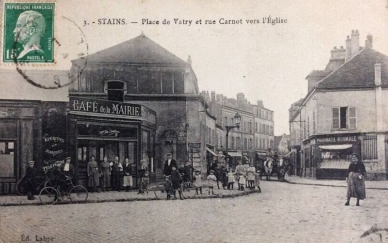 Carte postale ancienne Stains.Place de Vatry.Rue Carnot