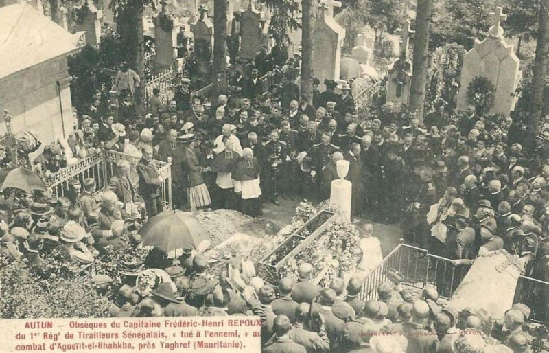 Carte postale ancienne Funerals of Frédéric-Henri Repoux 1909 Autun 07
