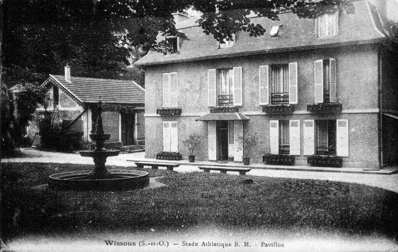 Carte postale ancienne Wissous - Stade athlétique du Bon Marché