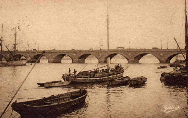 Carte postale ancienne Bordeaux - Pont de Pierre 10 à Bordeaux