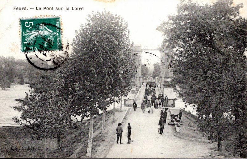 Carte postale ancienne Le Pont sur la Loire à Feurs