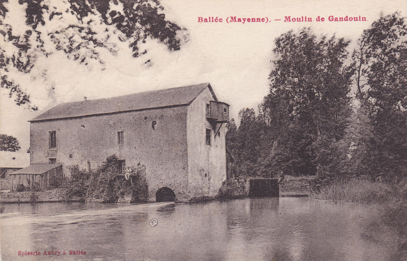 Carte postale ancienne Moulin de Gandouin à Val-du-Maine