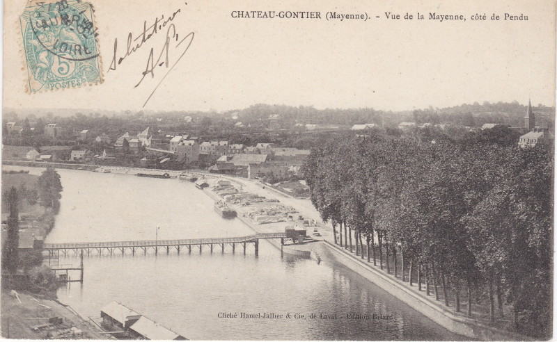 Carte postale ancienne Vue de la Mayenne, côté de Pendu à Château-Gontier-sur-Mayenne
