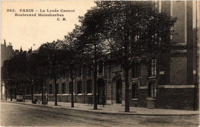 Carte postale ancienne Le Lycée Carnot - Boulevard Malesherbes à Paris 17e