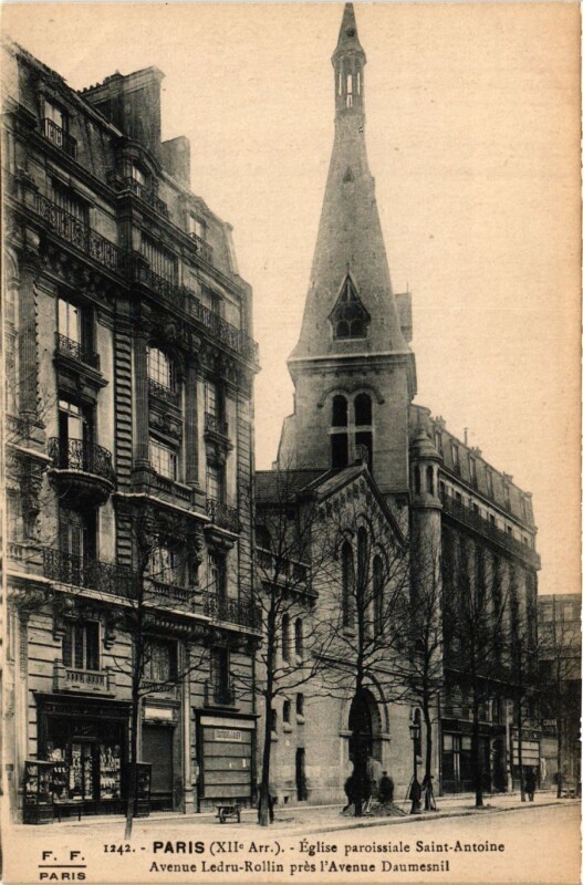 Carte postale ancienne Paris 12e-Eglise paroissiale Saint Antoine à Paris 12e