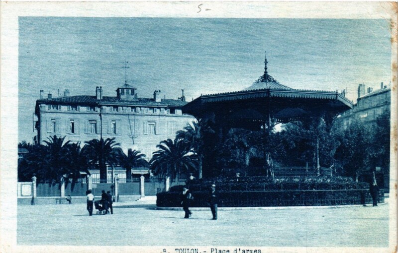 Carte postale ancienne Toulon - Place d'Armes à Toulon